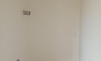 Výměna PVC podlahy v panelovém bytě 2+kk - stav před realizací