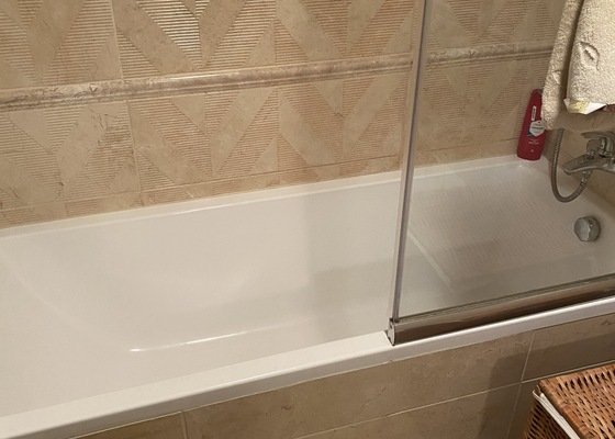 Vybourání vany a zabudování sprchové vaničky včetně provedení obložení (obkladů)