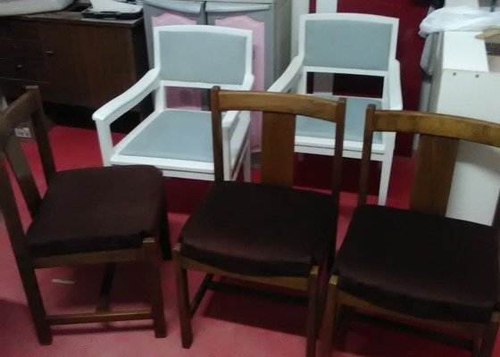 Přečalounění 6 polstrovaných dřevěných židlí