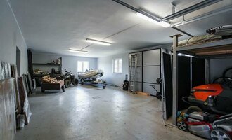 Renovace podlahy v garáži - epoxy + stěrka - stav před realizací
