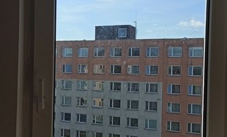 Žaluzie na 3 okna - Praha - Černý most - stav před realizací