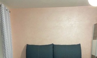 Benátský štuk do ložnice na plochu 3,5x2,4.