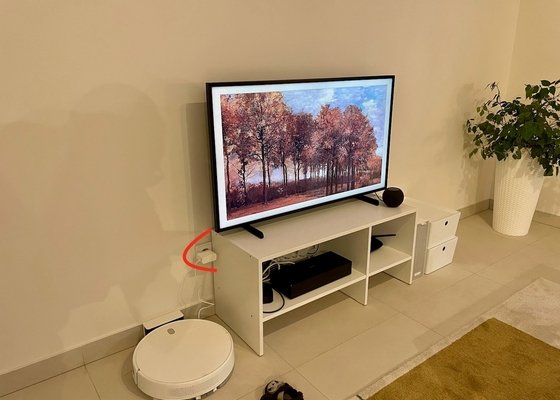 Slozeni a navrtani IKEA Besta skrinek 3m + privrtani televize Samsung Frame