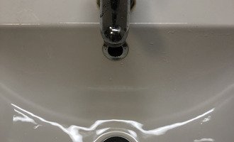 Oprava sifonu u koupelnového umyvadla - stav před realizací