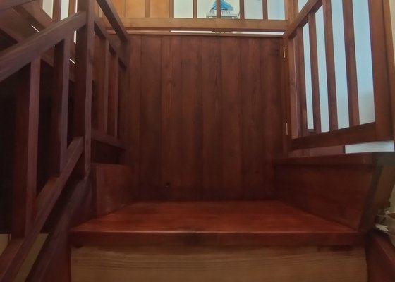 Revvitalizace dřevěného schodiště