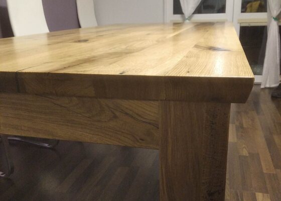 Výroba dřevěného jídelního stolu, tv stolku, manž. postele, z masivu