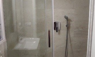 Demontáž, montáž sprchových dveří - stav před realizací