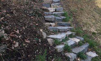 Venkovní schody na zahradě - stav před realizací