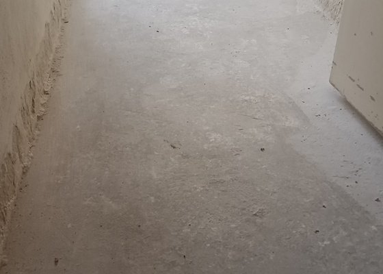 Potěrový beton + následné vylití podlah v bytě - stav před realizací