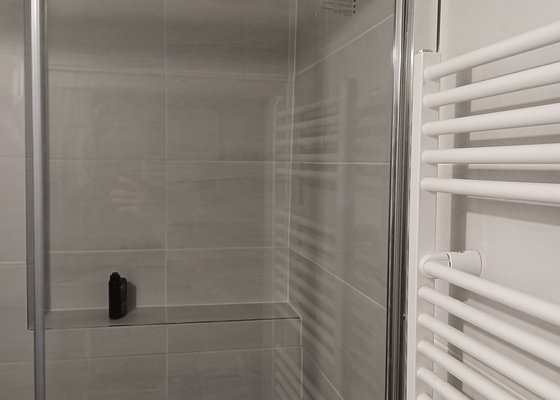 Obklad koupelny a dlažba- 1 místnost , obložit sprchový kout + celou koupelnu s dlažbou