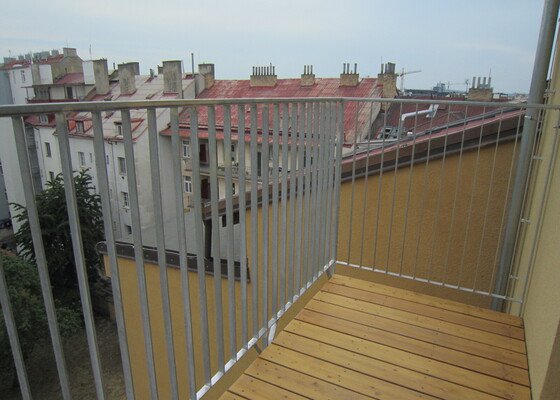 Obroušení balkonových prken