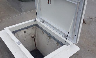 Zhotovení a výměna kovového poklopu výlezu na střechu