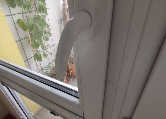 Seřízení plastových balkonových dveří