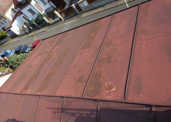 Obnovení nátěru plechové střechy o nízkém sklonu 120 m2, Praha-Modřany