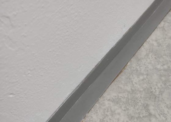 PVC podlahová lišta - nalepení - stav před realizací
