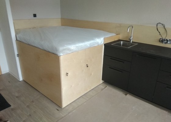 Výroba postelové konstrukce s úložnými prostory pod ní + montáž Ikea kuchyně