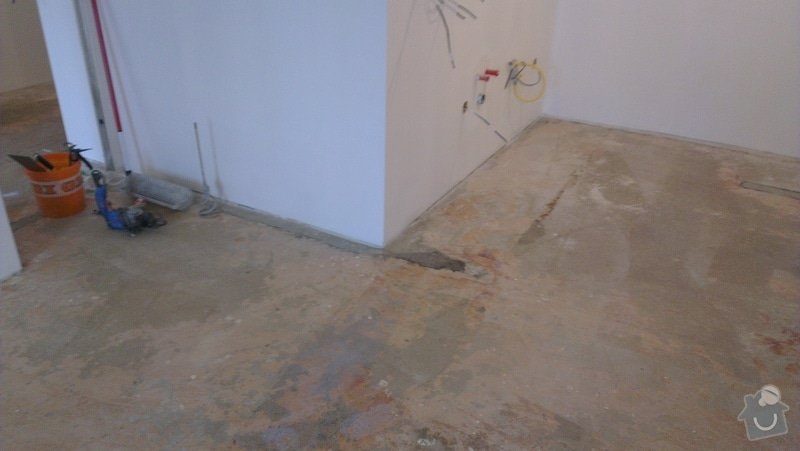 Laminátová podlaha + marmoleum: IMA4