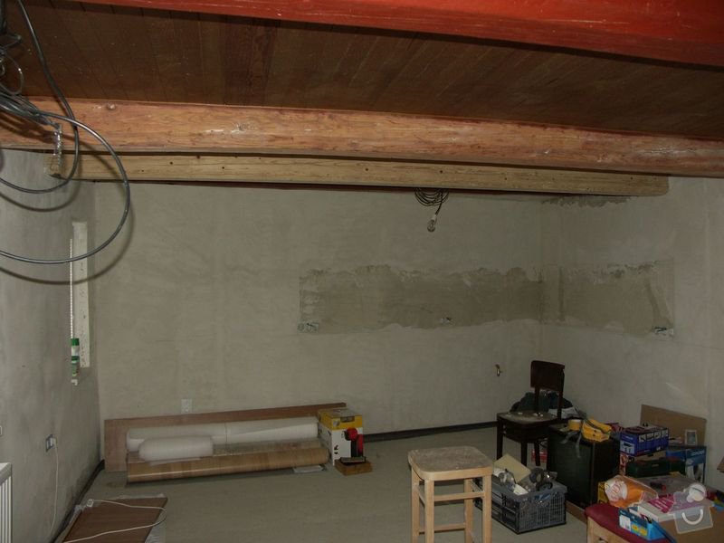 Rekonstrukce dřevěných stropů a podlahy půdy, přístupu na půdu a termoizolace: 1pred_strop_ve_vetsi_mistnosti