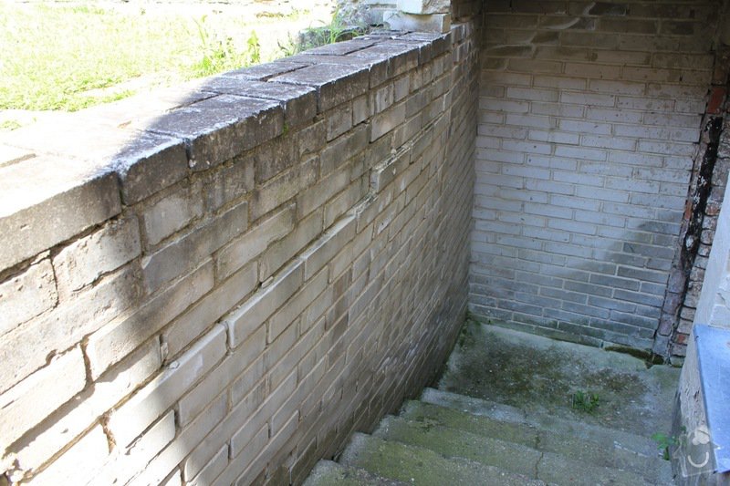 Rekonstrukce venkovního schodiště včetně zdi a pokládka betonové dlažby: IMG_4826