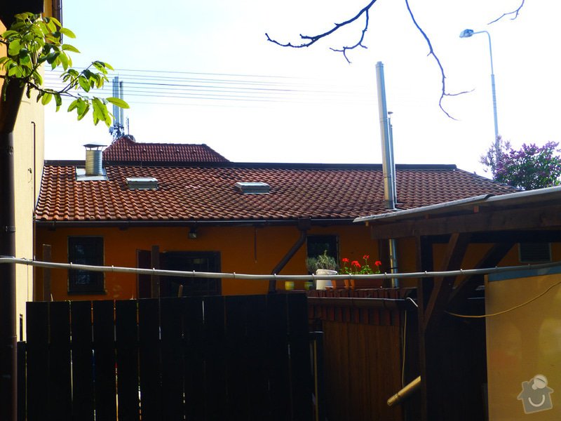Oprava střechy u přístavby domu: P1180305