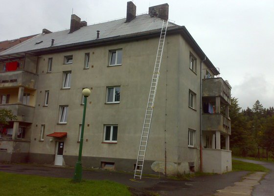Oprava hliníkové střechy - bytový dům v Bořinách