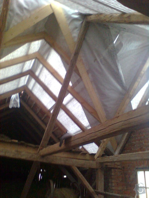 Rekonstrukce střechy - vazby, stavba komínů: Obraz0550