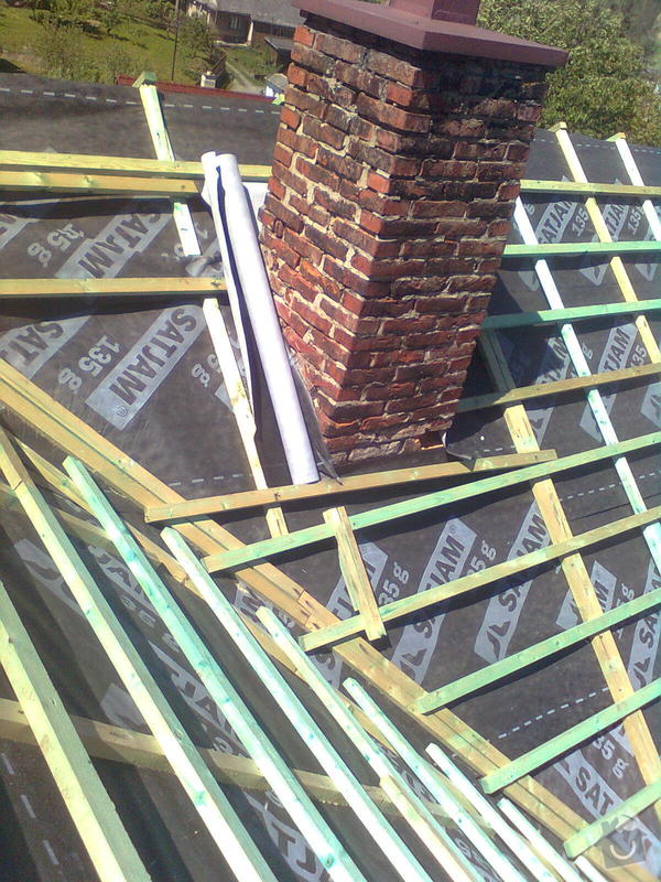 Rekonstrukce střechy - vazby, stavba komínů: Obraz0565
