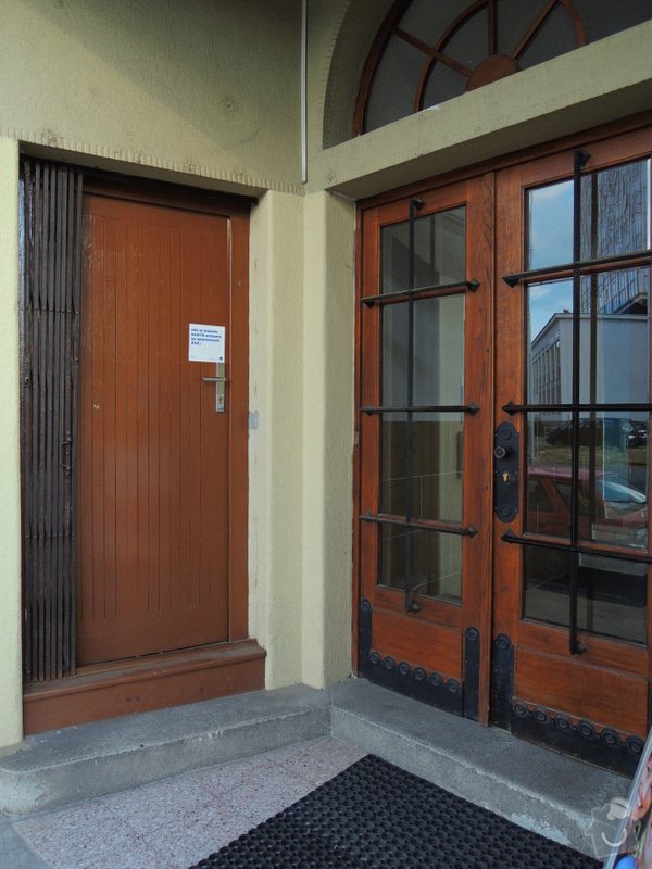Rekonstrukce vchodových dveří pro kancelář: DSCN1959