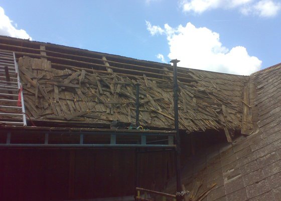 Rekonstrukce části střechy - červen / červenec 2014