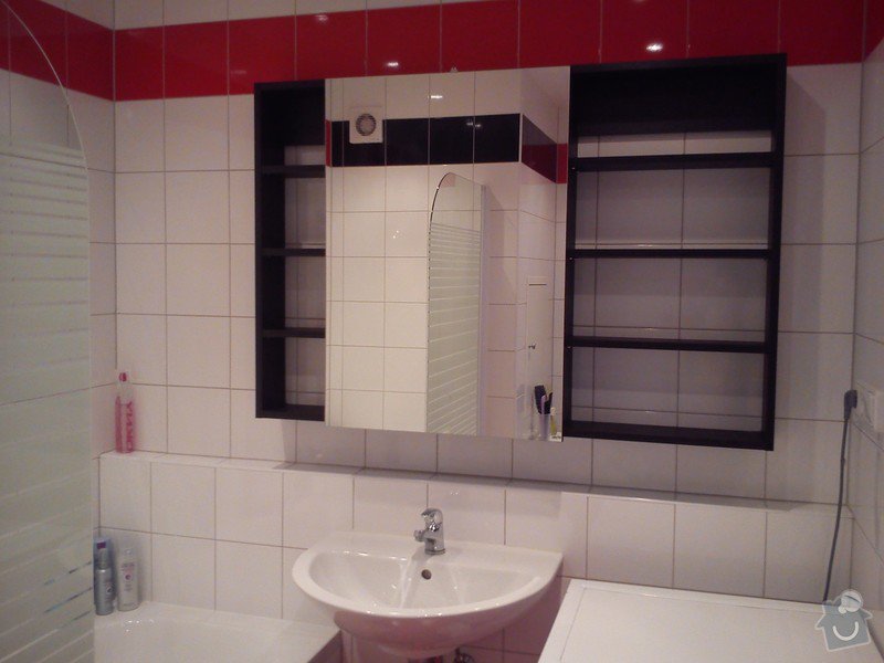 Zrcadlová skříňka+poličky do koupelny: DSC_0566
