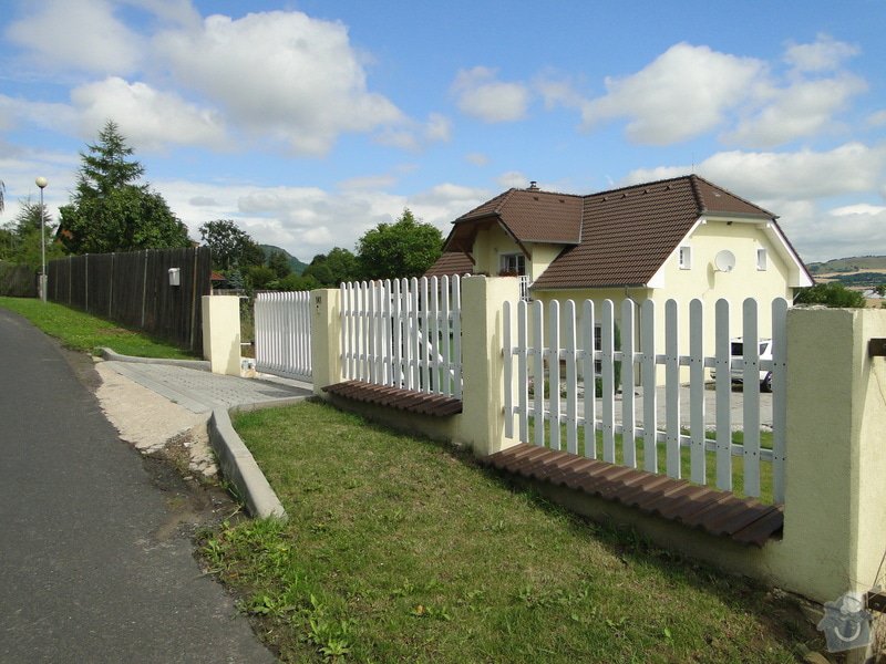 Výstavba plotu a schodu u rodinného domu: DSC04441