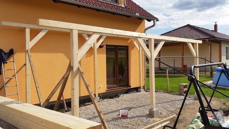 Ztotovení  pergoly nad terasou rozměr  5x3 m. včetně oplechování + střešní krytina - tašky.: 20140705_171807