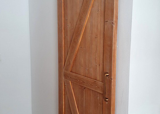 Dřevěné otevíravé a posuvné dveře