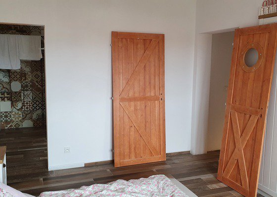 Dřevěné otevíravé a posuvné dveře