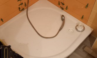 Výměna malé vany za sprchový kout