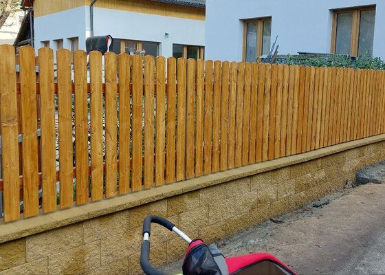 Dostavba dřevěného plotu