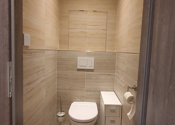 Rekonstrukce koupelny, WC a chodby v panelovém domě