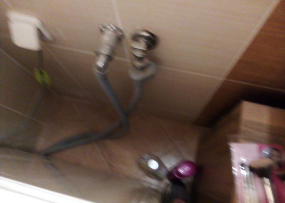 Zprovoznění ventilů studené a teplé vody u mého bytu (stoupacek), výměna ventilu u pračky