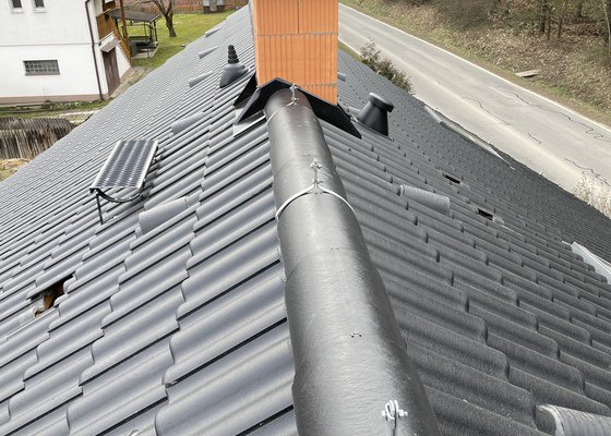 Oplechování komína, napojení střechy
