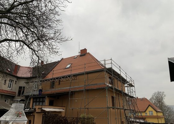 Rekonstrukce střechy rod. domu krytina bobrovka