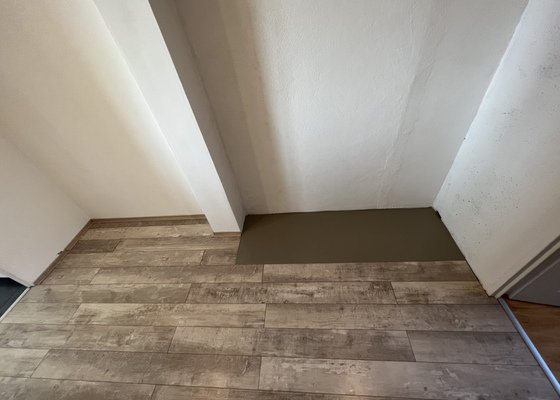 Položení laminátové podlahy 152 x 59 cm