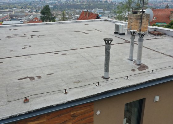 Oprava rovné střechy + izolace části šikmé střechy