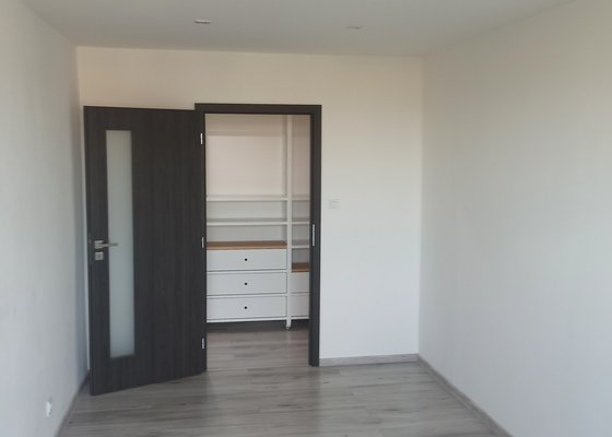 Vymalování bytu, 4 místnosti, 84 m² - stav před realizací