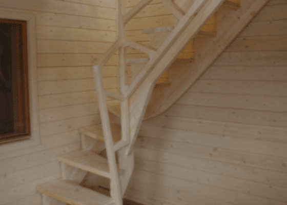 Zhotovit dřevěné schodiště
