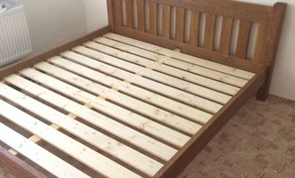 Výroba dubové postele
