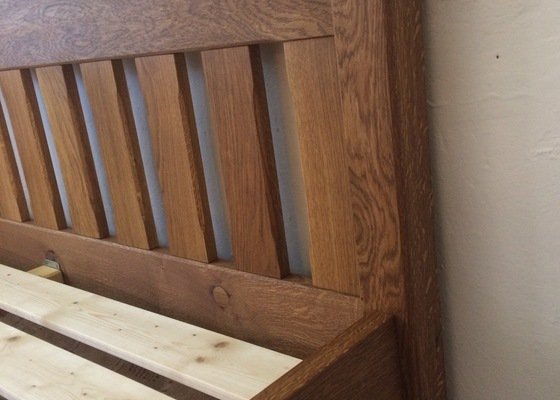 Výroba dubové postele
