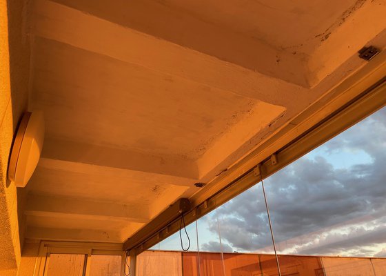 Oprava balkonu - strop + vymalování