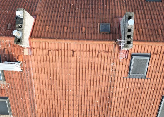 Přelaťování sedlové střechy