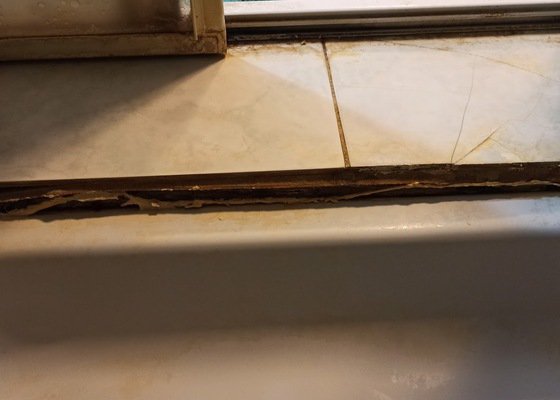 Oprava dlažby ve sprchovém koutě