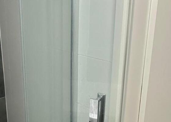 Výměna těsnění dveří do sprchového koutu